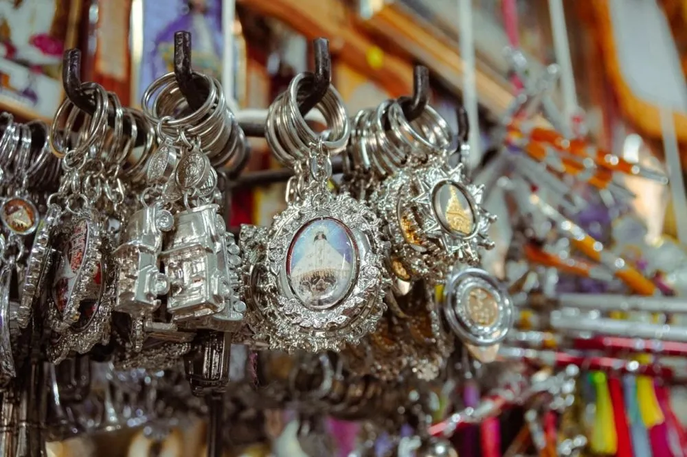 Artículos religiosos de la Virgen de Juquila en el mercado